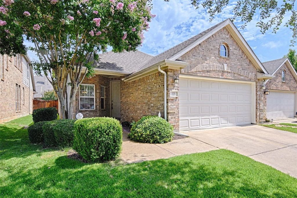 325 Perkins Drive, Argyle