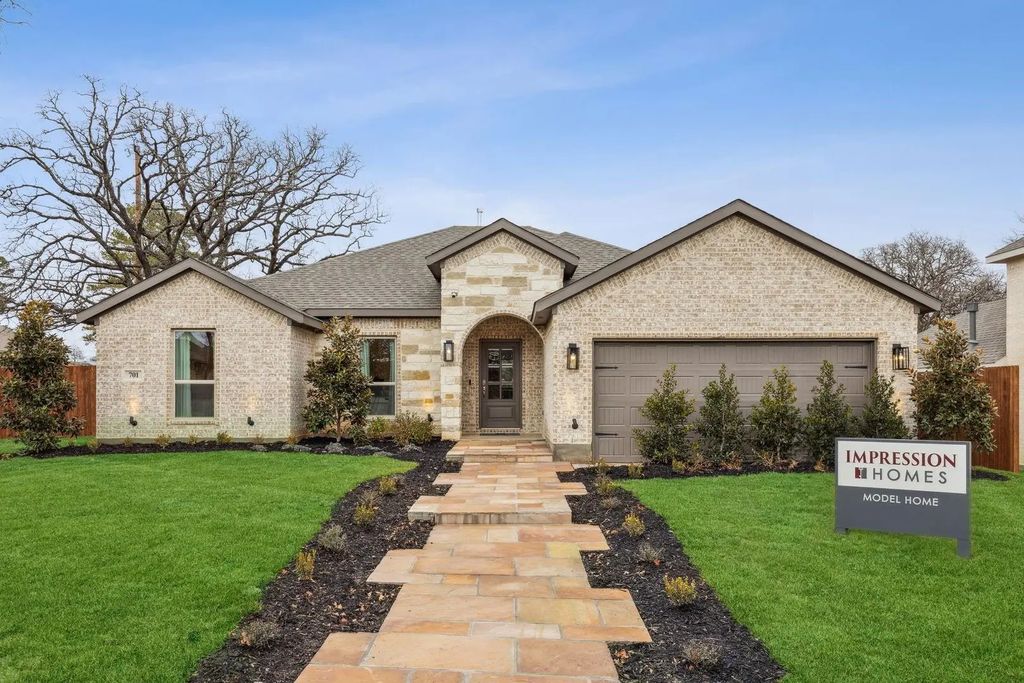 701 Stone Eagle Drive, Azle