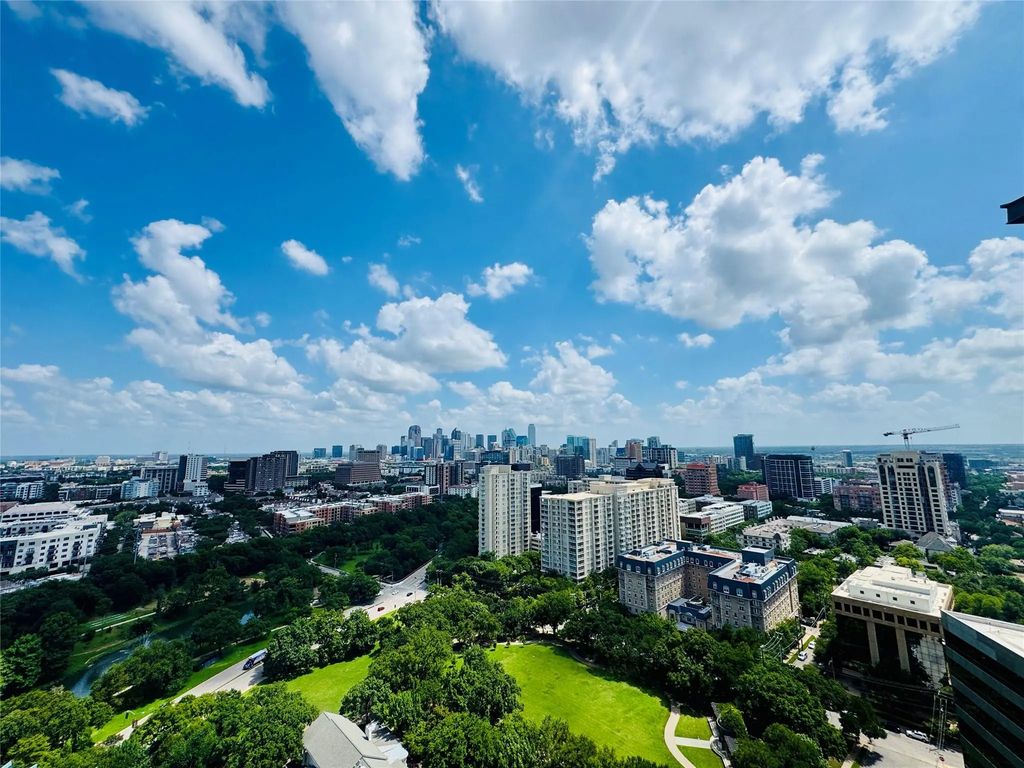 3401 Lee Parkway 1906, Dallas