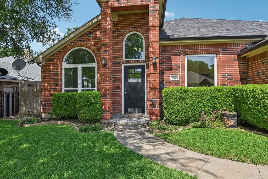7013 Stephanie Court, North Richland Hills