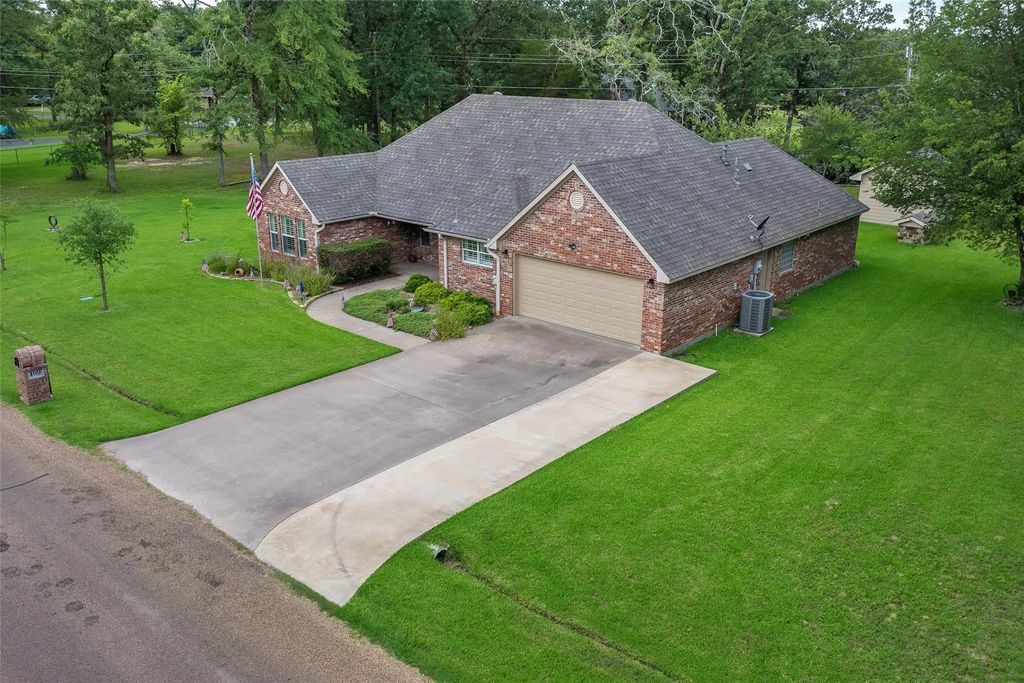 109 Castlewood Road, Enchanted Oaks