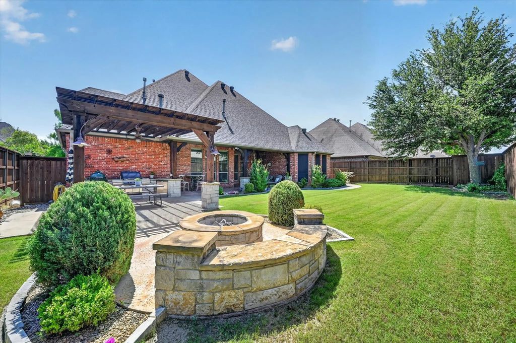 8009 Long Trail Drive, North Richland Hills