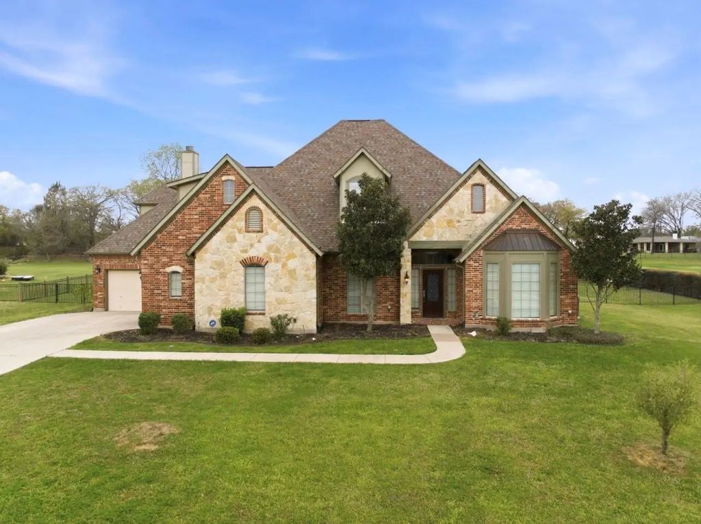 132 Silver Rose Boulevard, Burleson