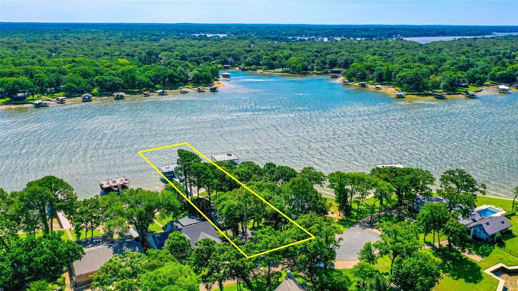 113 Crestwood Circle, Enchanted Oaks