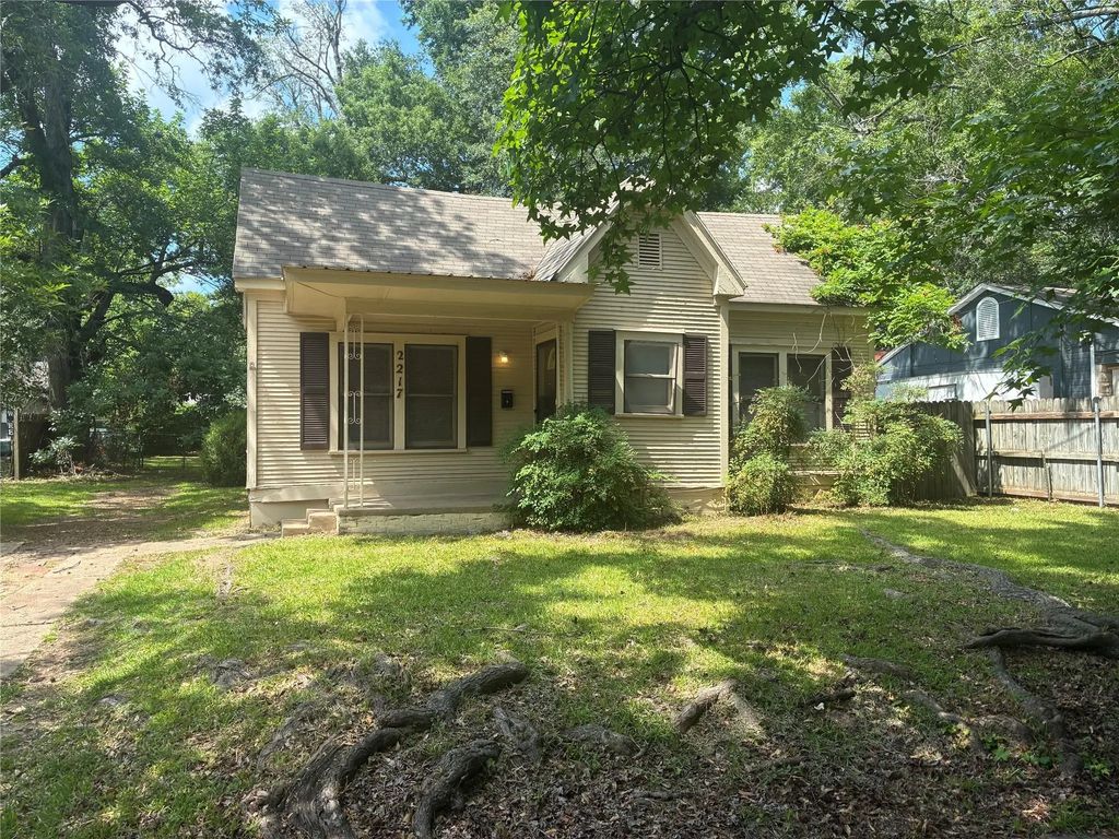 2217 Simpson Street, Paris