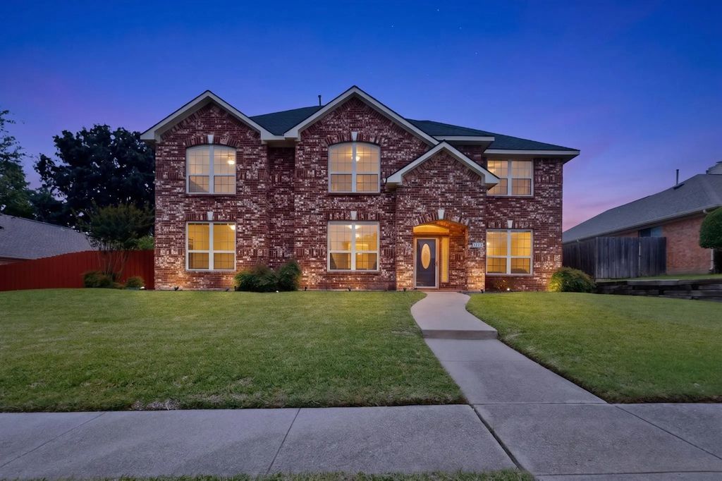 1225 Donegal Lane, Garland