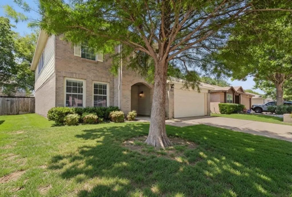 9305 Goldenview Drive, Fort Worth