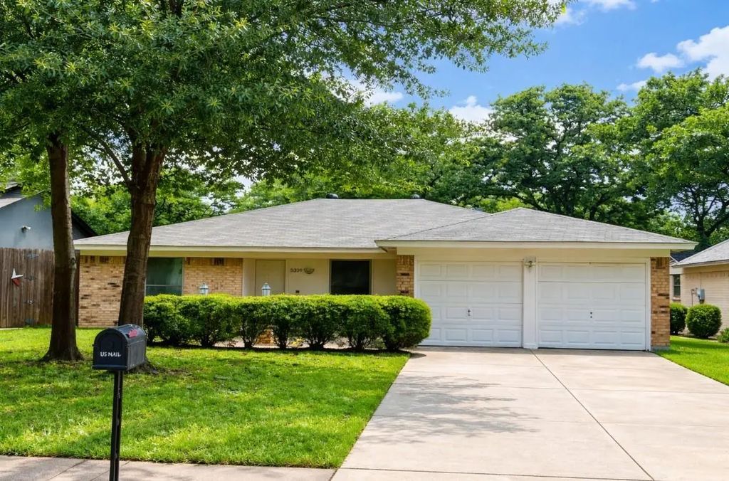 5309 Holly Trail, Arlington