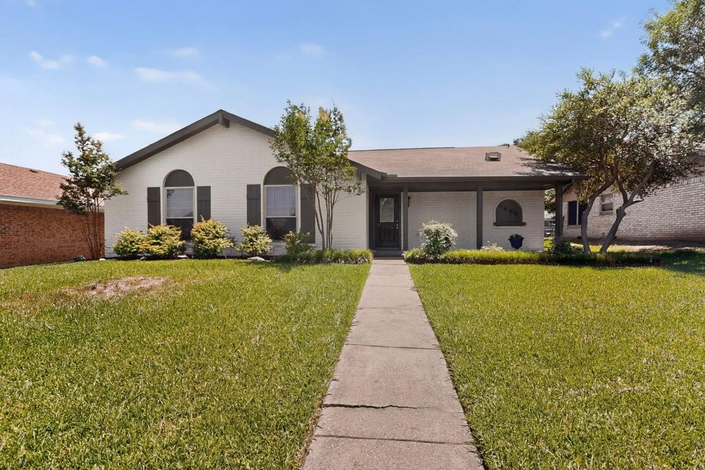 1620 Glenhill Lane, Lewisville