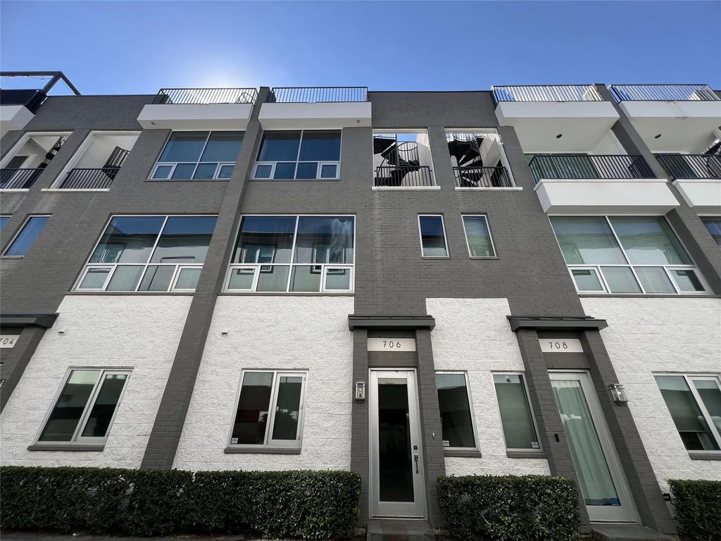706 Colten James Lane, Dallas