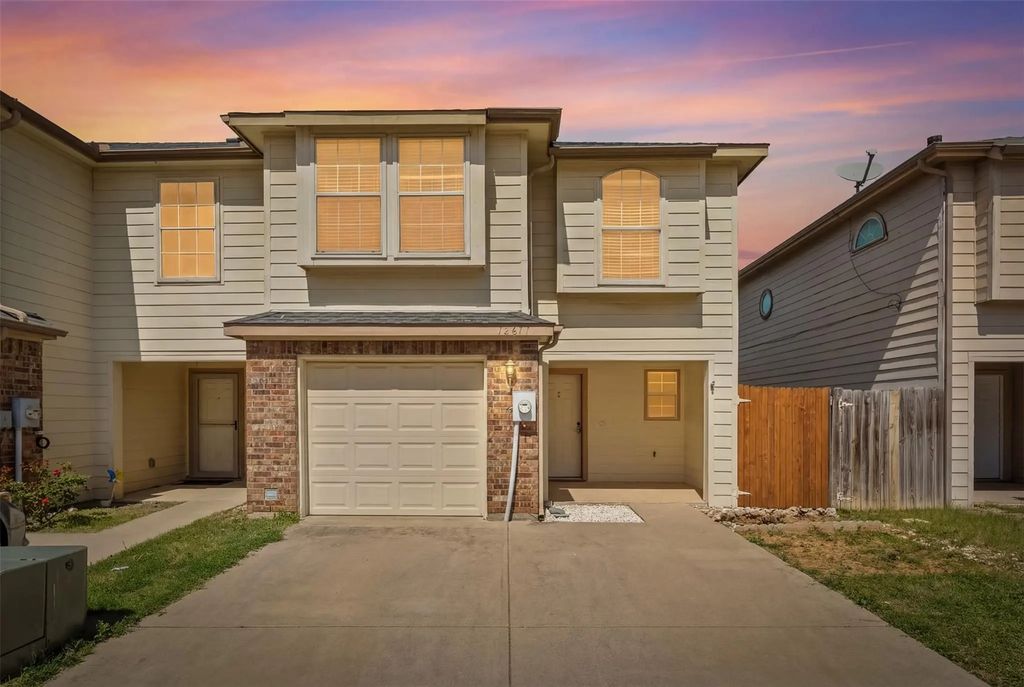 12611 Oceanside Drive, Fort Worth