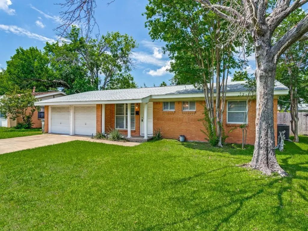 3023 Topaz Lane, Farmers Branch