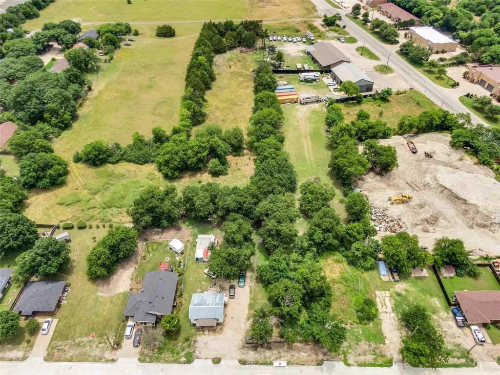 200 Graham Street, Waxahachie