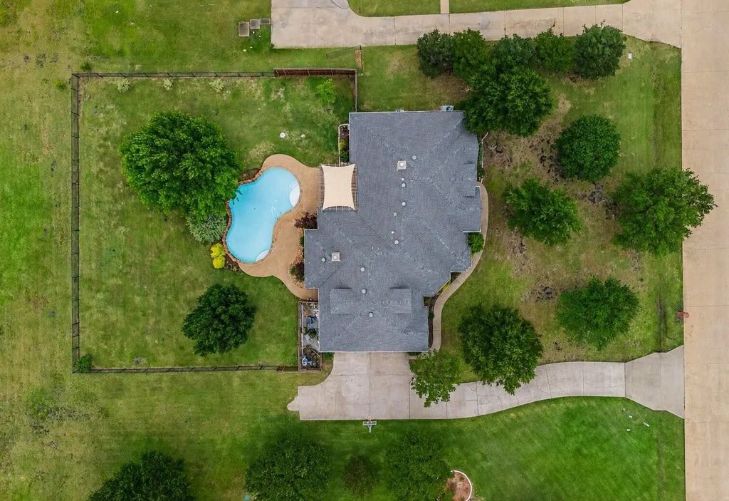 9279 Blarney Stone Way, Forney