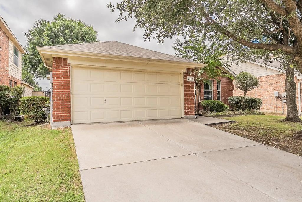 12129 Macaroon Lane, Fort Worth
