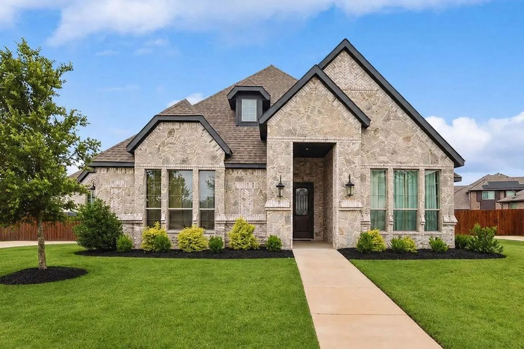 1616 Granite Way, Waxahachie
