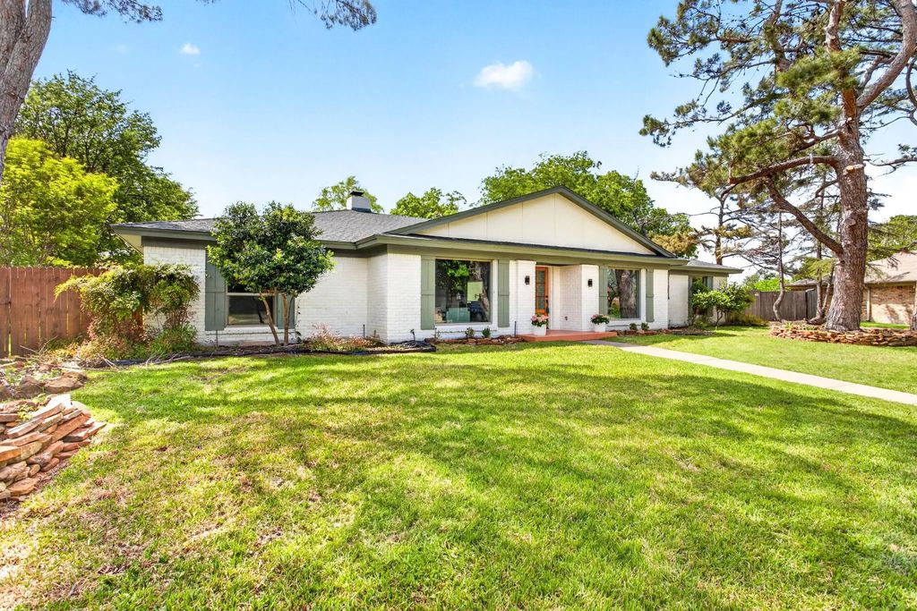 4316 Winding Way, Benbrook