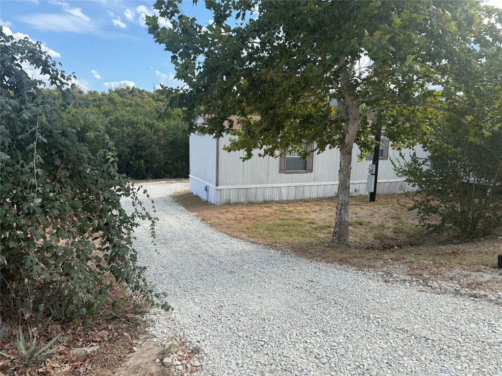 1321 Phoenix Court, Granbury