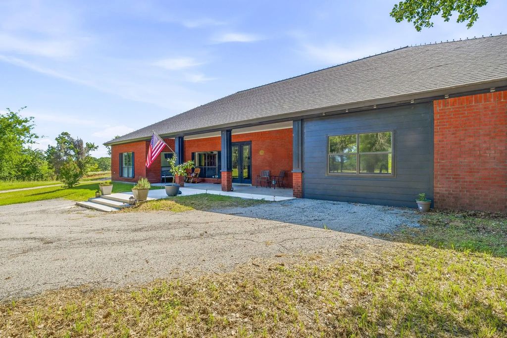 1015 County Road 134, Stephenville
