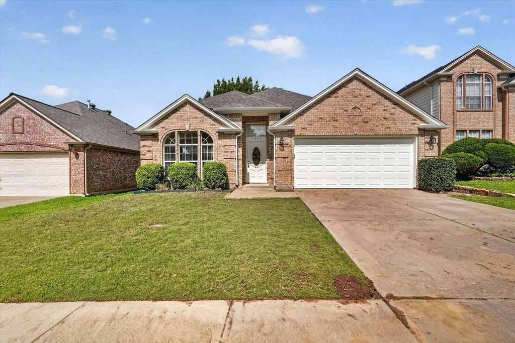 7809 Orland Park Circle, Fort Worth
