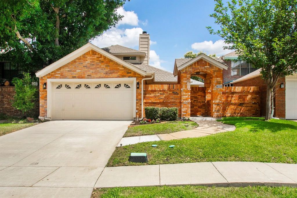3905 Denham Way, Plano