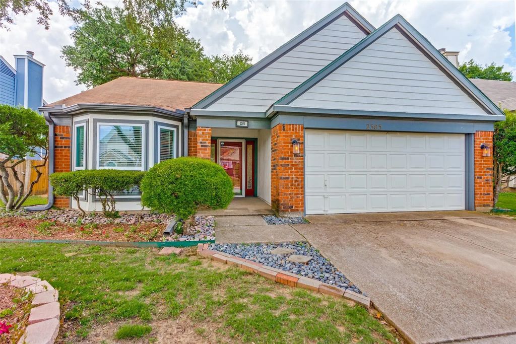 2505 Dahlia Drive, Fort Worth
