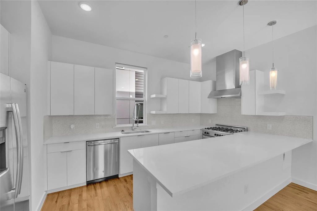 2314 N Carroll 103, Dallas