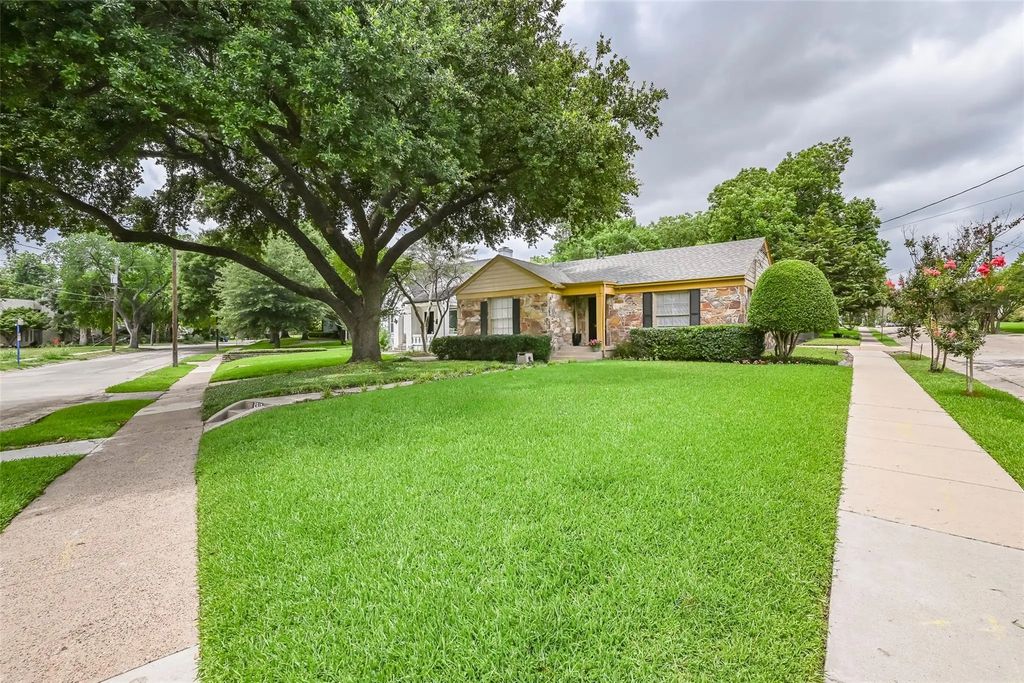 2819 Maple Springs Boulevard, Dallas