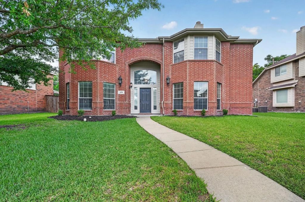482 Cloverleaf Drive, Lancaster