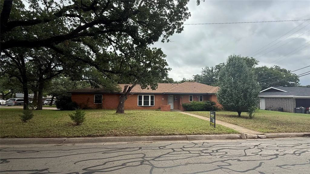 407 Dunaway Drive, Euless