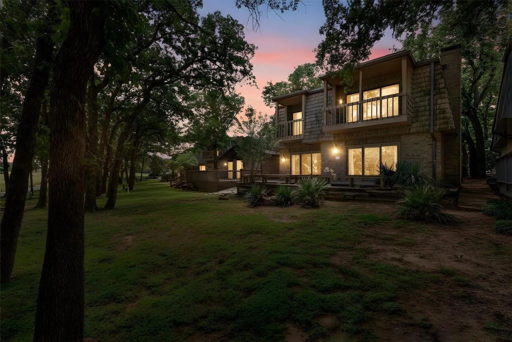 111 Fairway Village Drive, Trophy Club