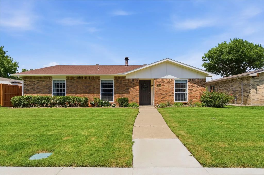 5225 Bartlett Drive, The Colony