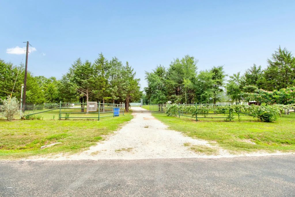 1469 Cedar Mills, Gordonville