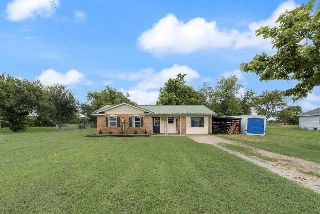 393 County Road 3320, Greenville