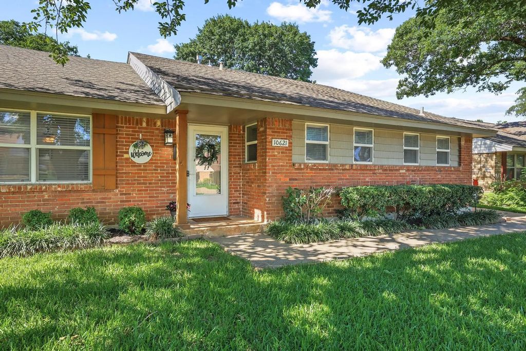 10621 Mapleridge Drive, Dallas