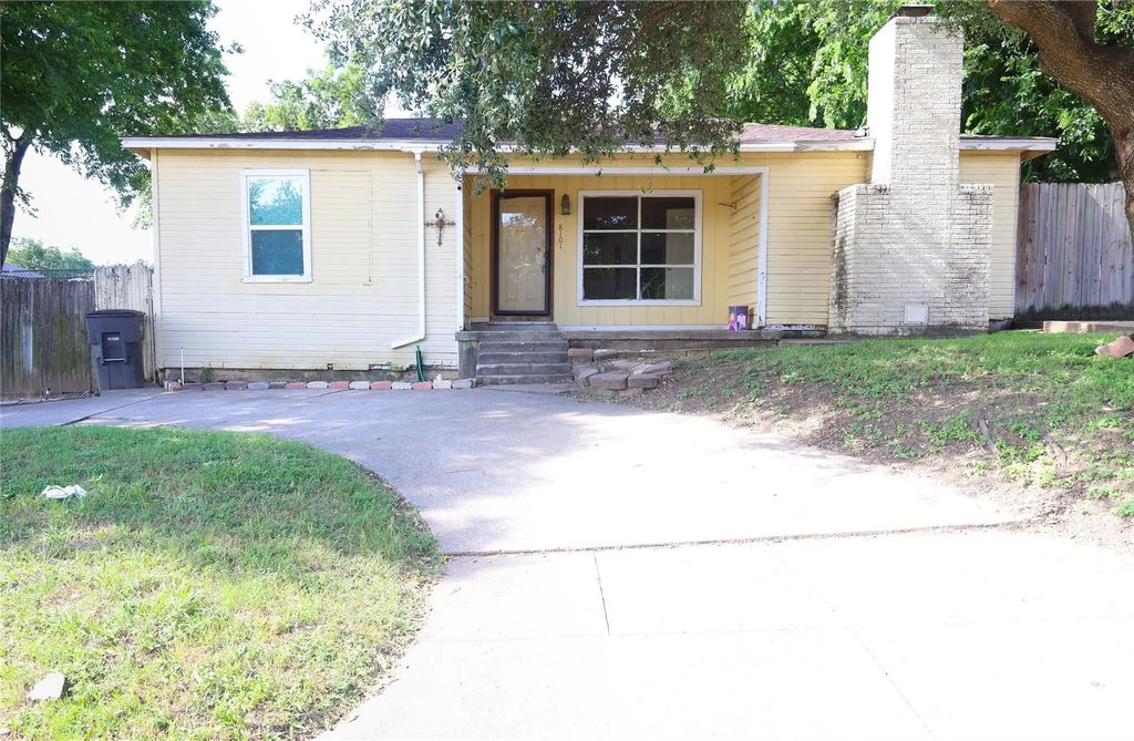 8101 Julie Avenue, Fort Worth