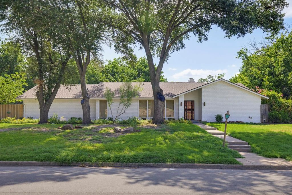 21 Crosslands Road, Benbrook
