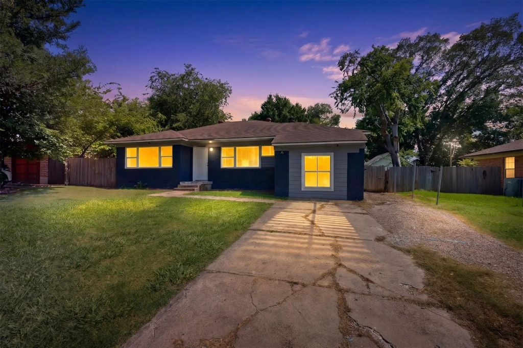 2310 Costa Mesa Drive, Dallas