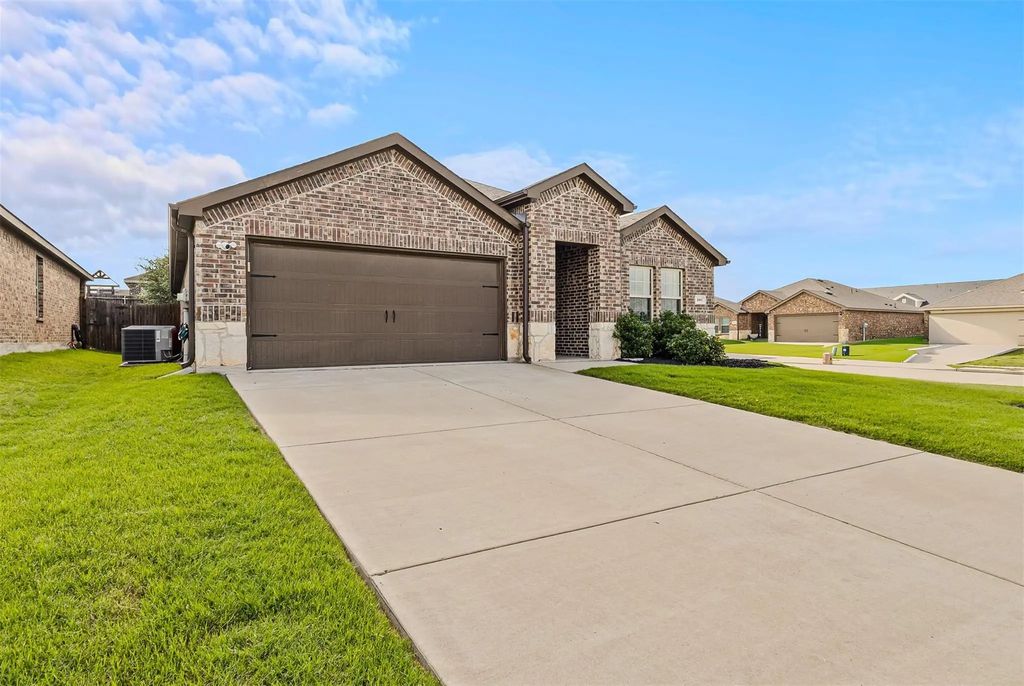207 Dartmouth Avenue, Farmersville