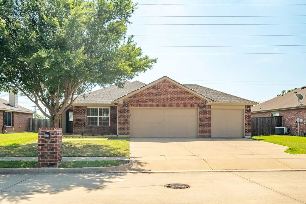 324 Broken Bow Drive, Krum