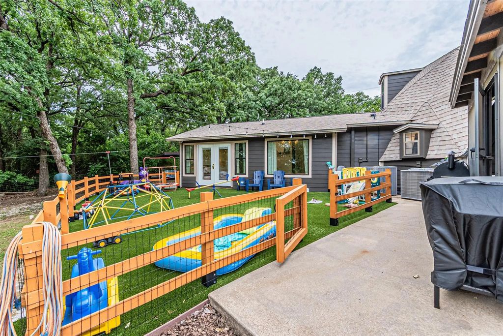 4505 Hunters Glen Court, Granbury