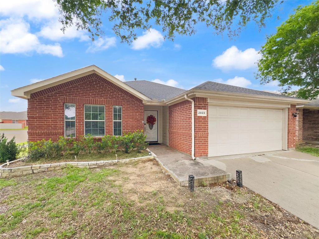 2823 Brookhurst Drive, Grand Prairie