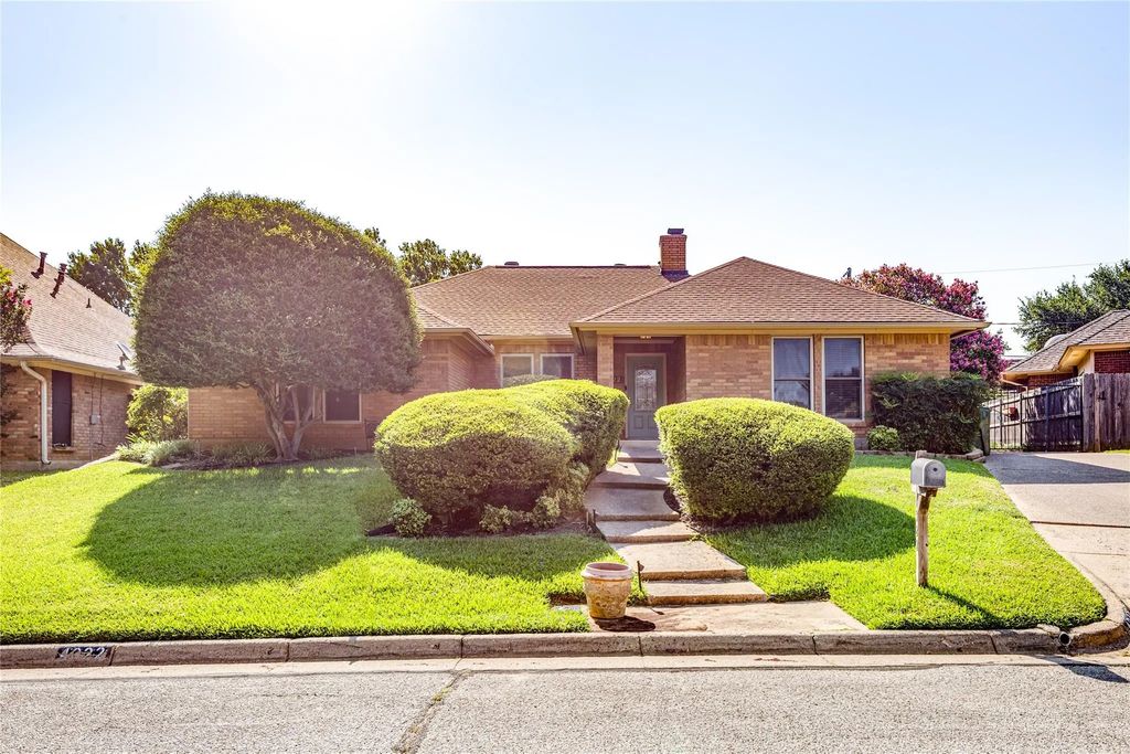 4322 Waycross Drive, Arlington