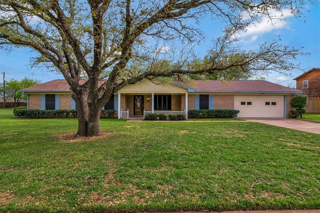 319 Allen Drive, Justin