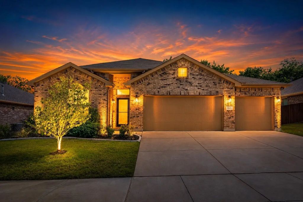 641 Redding Drive, Saginaw