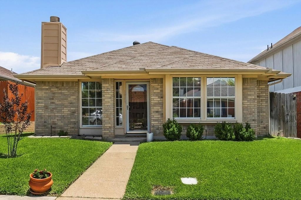 1809 Water Oak Drive, Lewisville