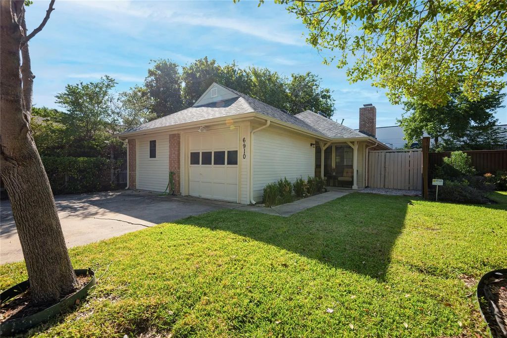 6910 Winding Creek Court, Dallas