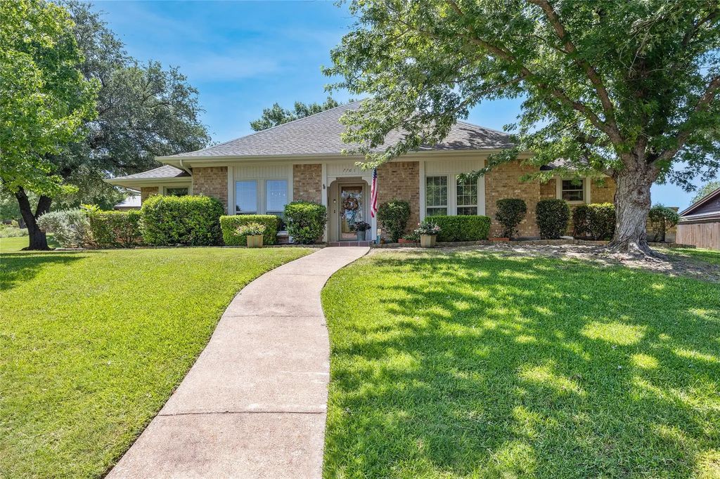 7761 Skylake Drive, Fort Worth
