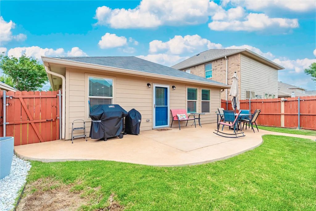 9032 Quarry Ridge Trail, Fort Worth