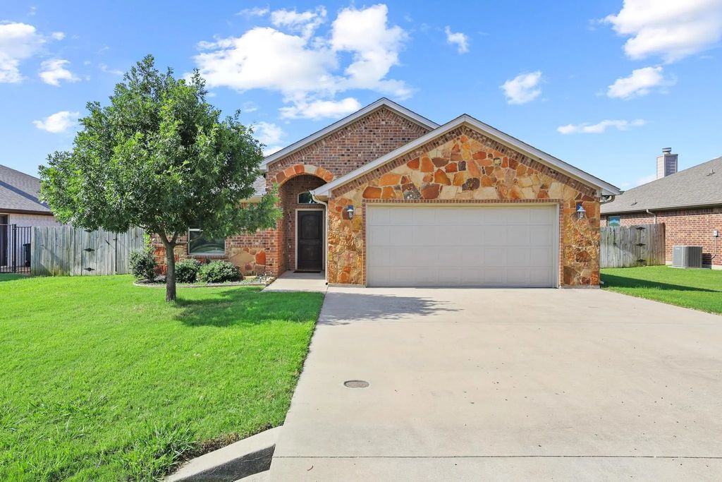 1208 Mary Ann Court, Tioga